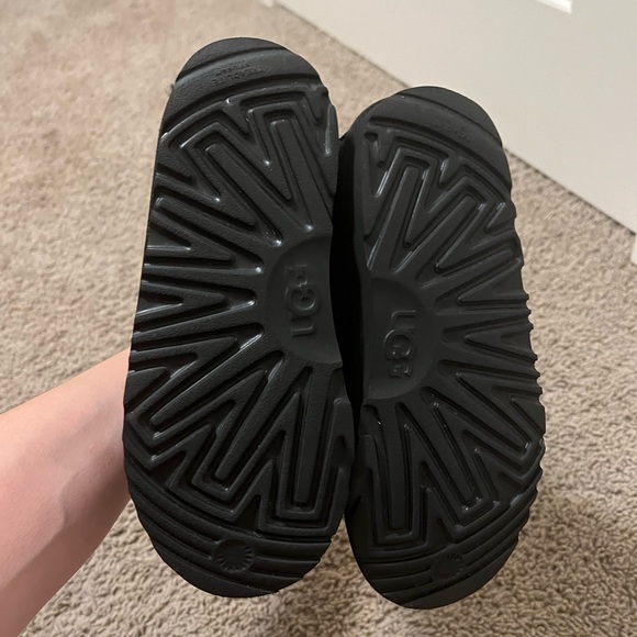 ⭐️ UGG Kids Classic II Mini Boot Ugg Print - size 3 ⭐️ - Picture 5 of 8